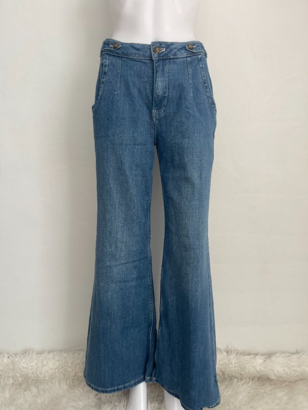 Pilcro Tower Flare Mid-Rise Jeans - Picture 3 of 4